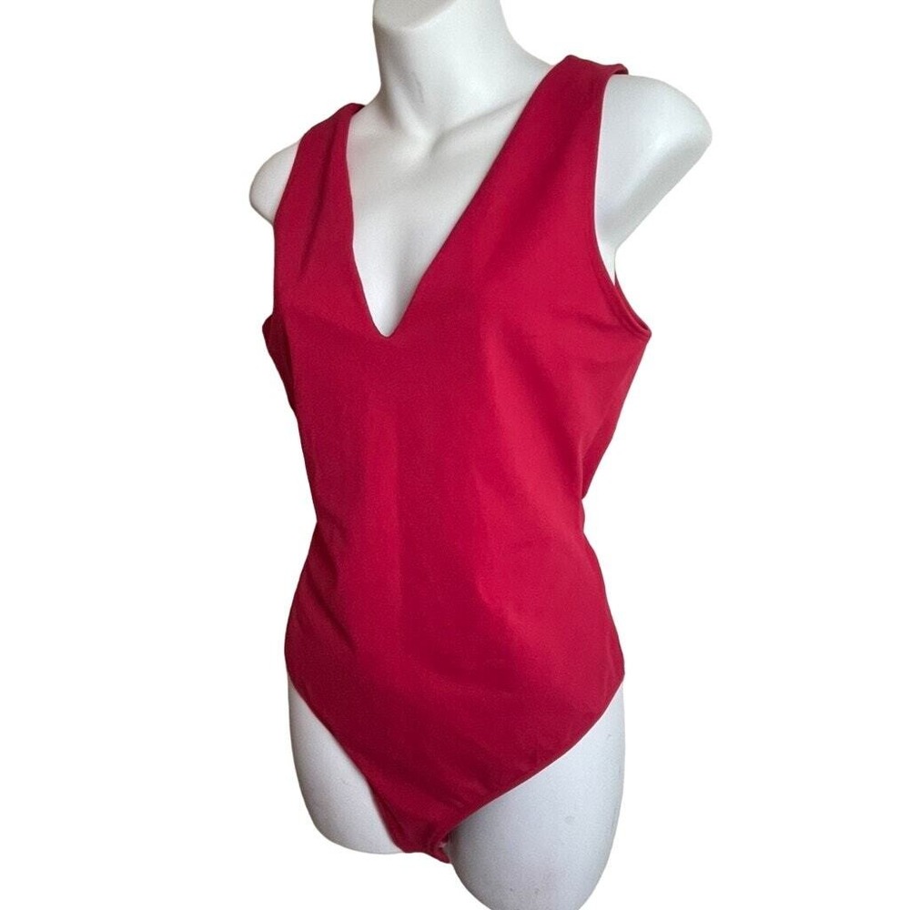 V-Neck Sleeveless Red Bodysuit - Picture 3 of 9